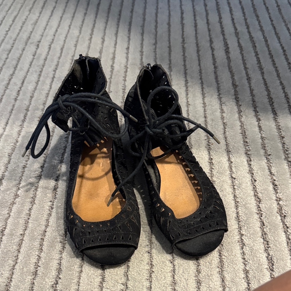 Chic Black Lace-Up Women's Low Heels